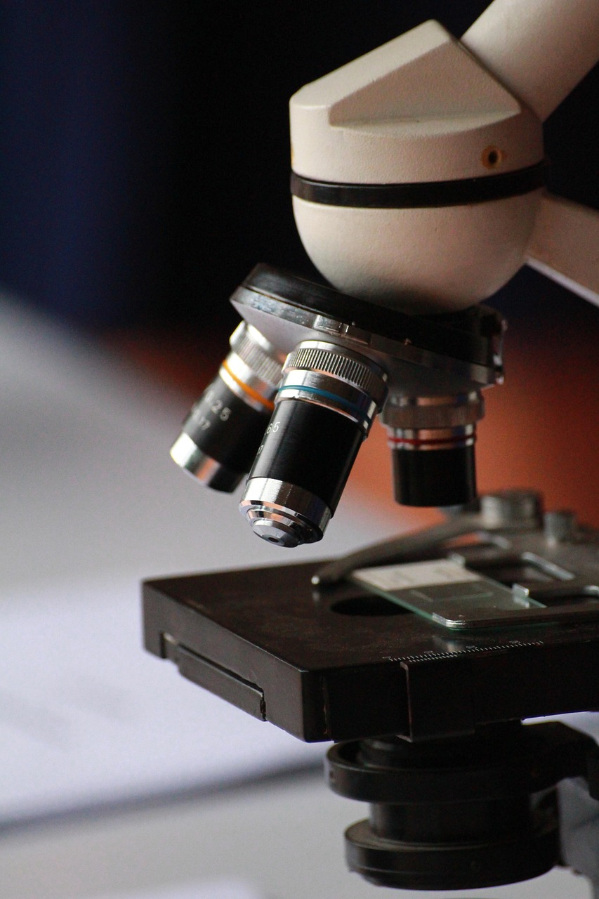 microscope, photomicroscope, ultramicroscope, science, scientific, object, white microscope, education, beautiful wallpaper, background, white, school, technology, work, symbol, table, medical, concept, macro, equipment, tool